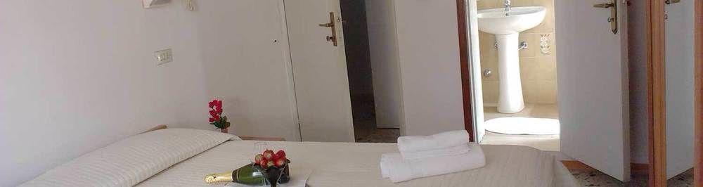 Elsi Hotel Римини Екстериор снимка