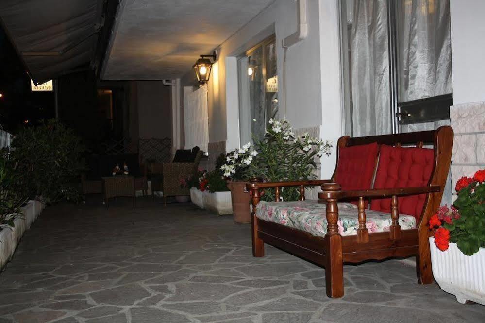 Elsi Hotel Римини Екстериор снимка